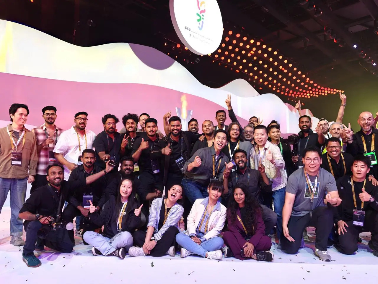 合的巨型, 营造出逼真 合的巨型, 营造出逼真