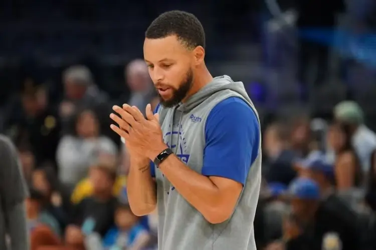 字母哥态度, 共执教, div